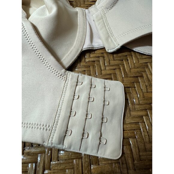 Vanity Fair Beige Lace Underwire Bra With Adjustable Straps Size 42DD - Picture 4 of 8